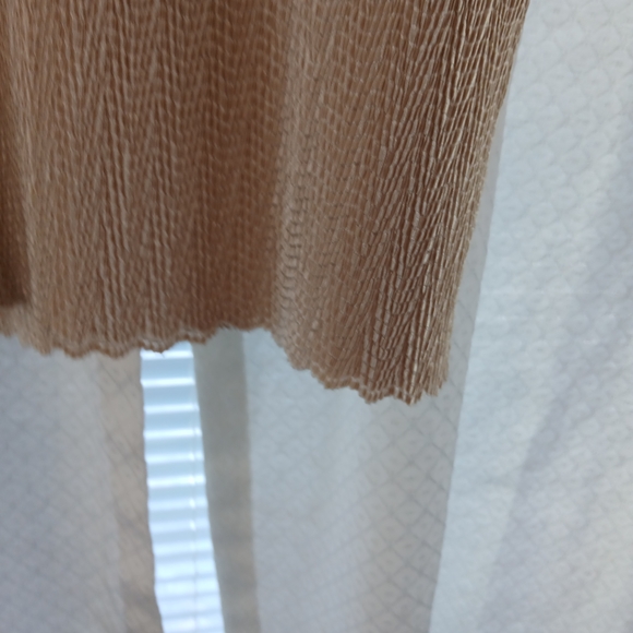 Tan Short Sleeve Crinkle Textured Stretch Blouse Short Sleeved 1X - Picture 5 of 7